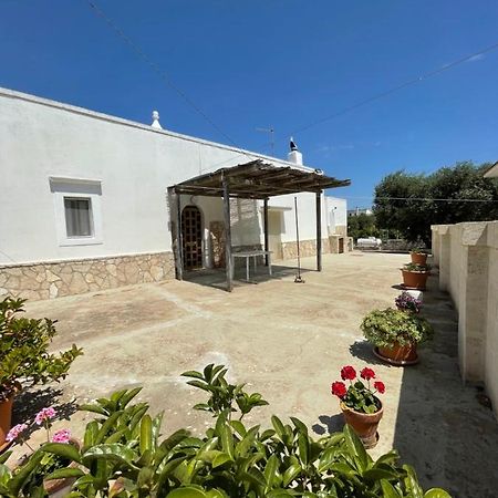 Trulli Lupoli In Valle D Itria Cisternino Exteriör bild