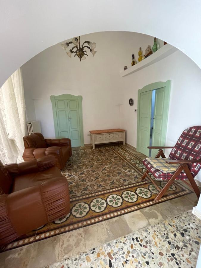 Trulli Lupoli In Valle D Itria Cisternino Exteriör bild