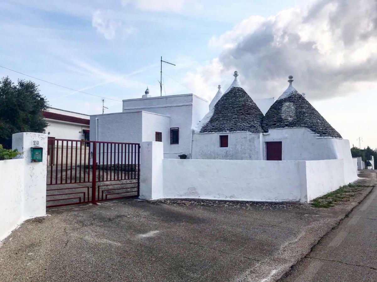 Trulli Lupoli In Valle D Itria Cisternino Exteriör bild